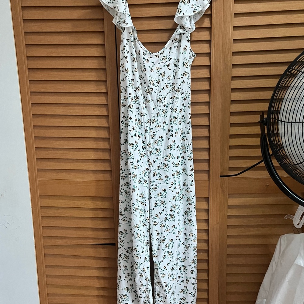 Open back jumpsuit - Picture 2 of 8